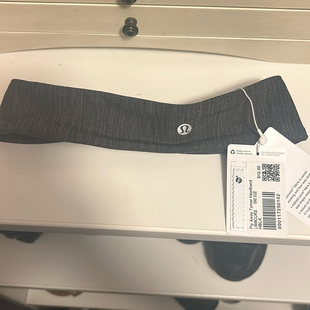 NWT Lululemon Fly Away Tamer